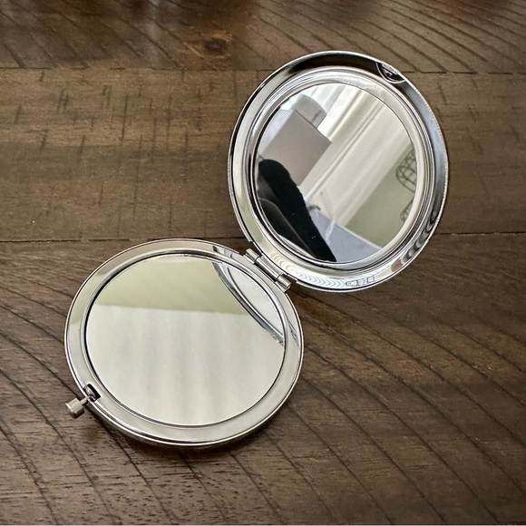 NEW!! Glam Compact Mirror - Picture 6 of 13